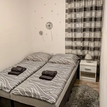 Kocka Na Prizemi Apartmán Sastin-Straze