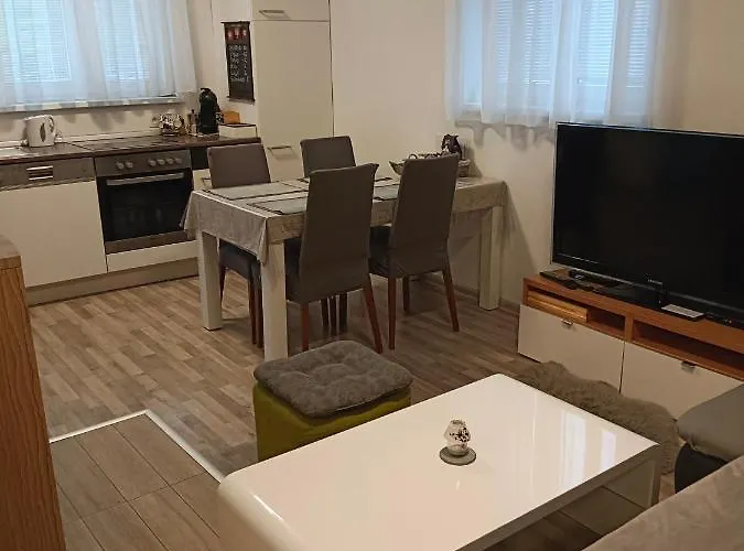 Kocka Na Prízemí Apartmán Sastin-Straze
