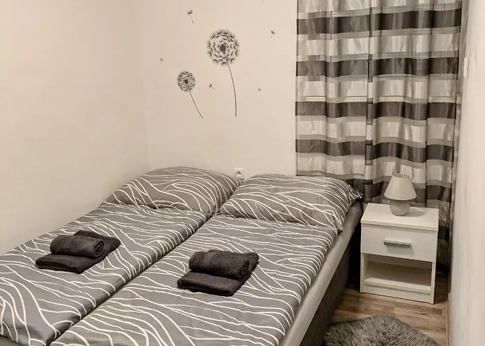 Kocka Na Prizemi Lejlighed Sastin-Straze